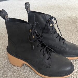 Sorel Black Leather Lace-Up Boots with Tan Platform Sole